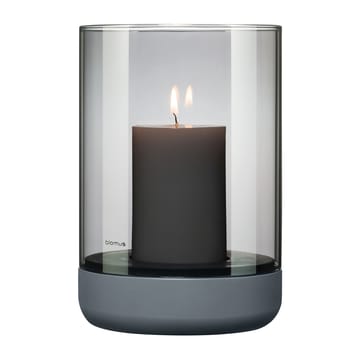 Calma Windlicht mit Blockkerze Ø15cm - Gray-smoke - blomus