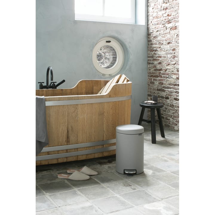 New Icon Treteimer 12 Liter, Mineral concrete grey Brabantia