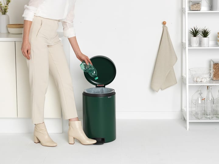 New Icon Treteimer 20 Liter, Pine green Brabantia