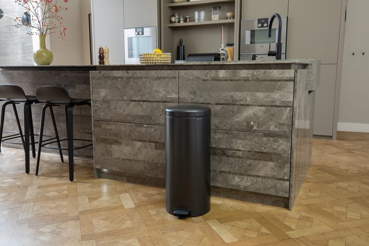 New Icon Treteimer 30 liter, Confident Grey Brabantia