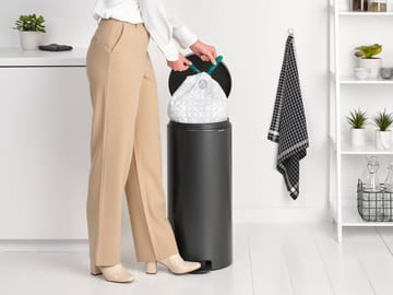 New Icon Treteimer 30 liter - Confident Grey - Brabantia