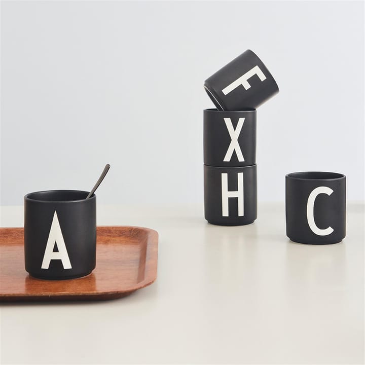 Design Letters Becher schwarz, A Design Letters