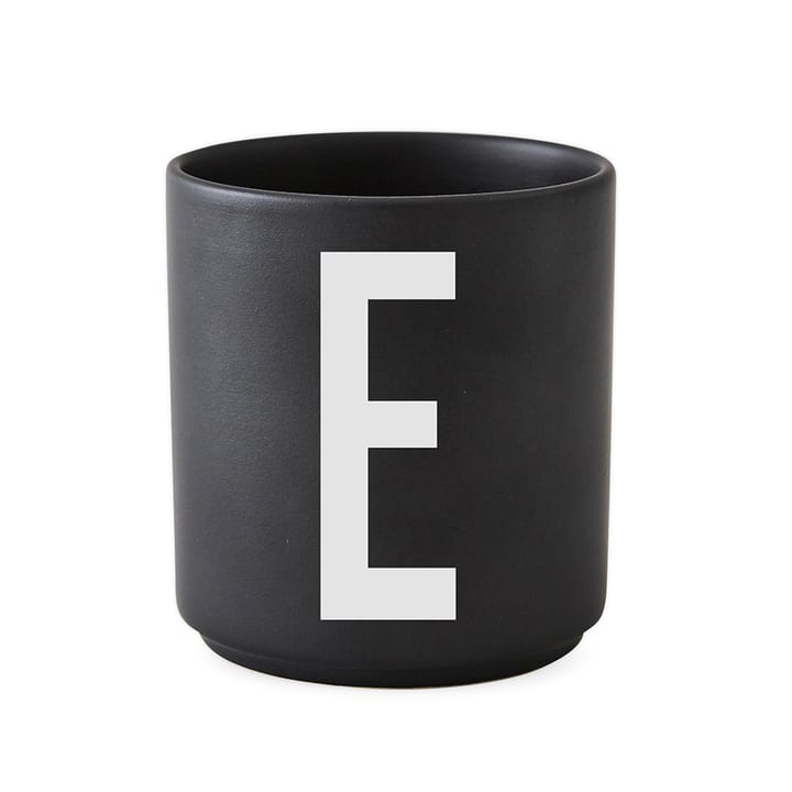 Design Letters Becher schwarz - E - Design Letters