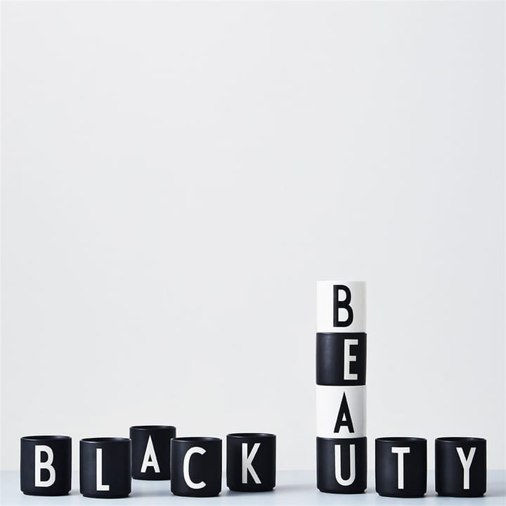 Design Letters Becher schwarz, U Design Letters