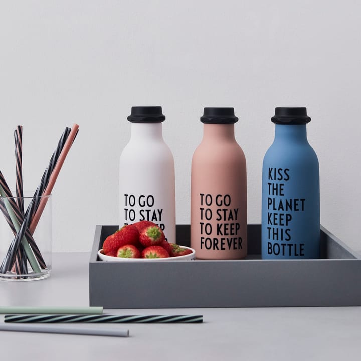 TO GO Trinkflasche Special Edition, Weiß Design Letters