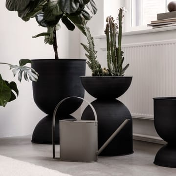 Hourglass Blumentopf groß Ø50 cm - Schwarz-dunkelgrau - ferm LIVING