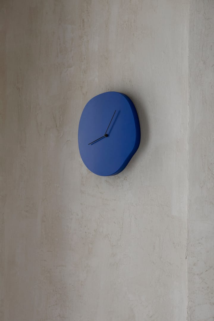 Melt Wanduhr 28 x 33cm, Blue ferm LIVING