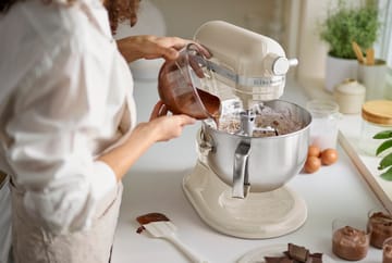 Artisan Küchenmaschine mit Schwenkarm 5,6 L - Almond cream - KitchenAid