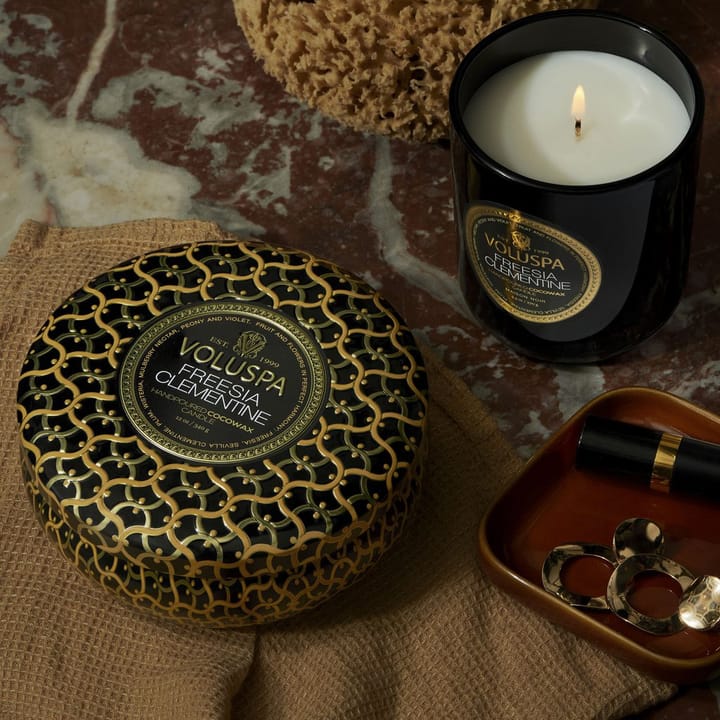 Maison Noir 3-wick Tin Duftkerze 40 Stunden, Freesia Clementine Voluspa